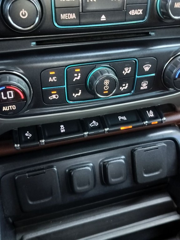 2015 Chevrolet Silverado 1500 Image 22