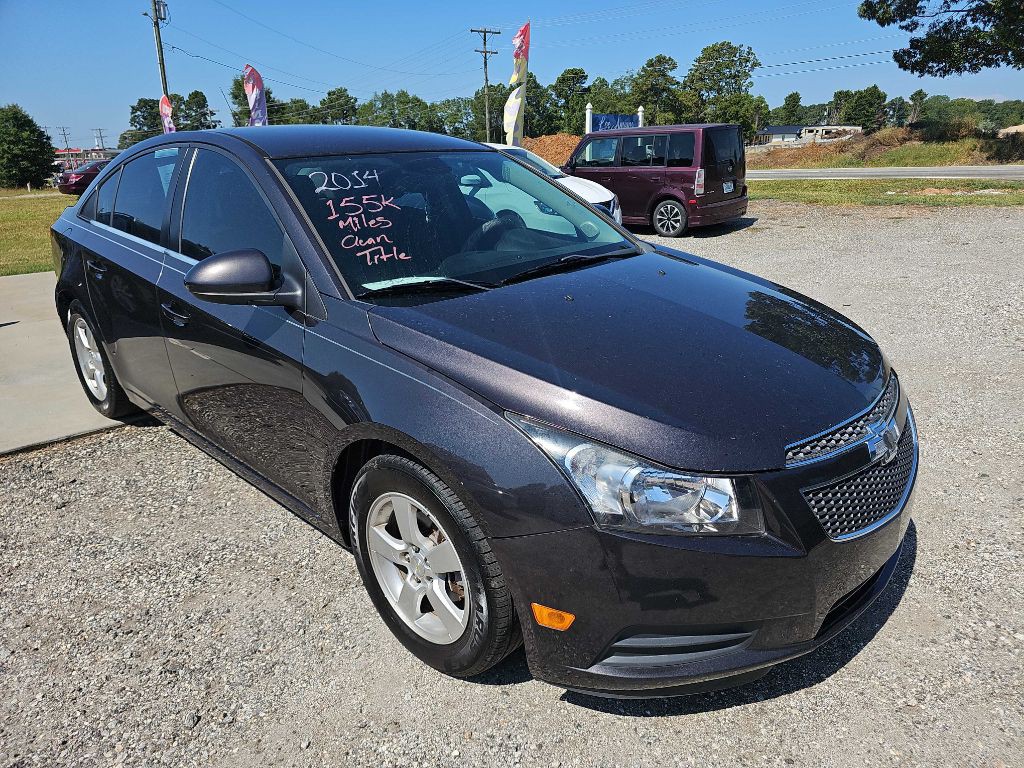 2014 Chevrolet Cruze Image 2