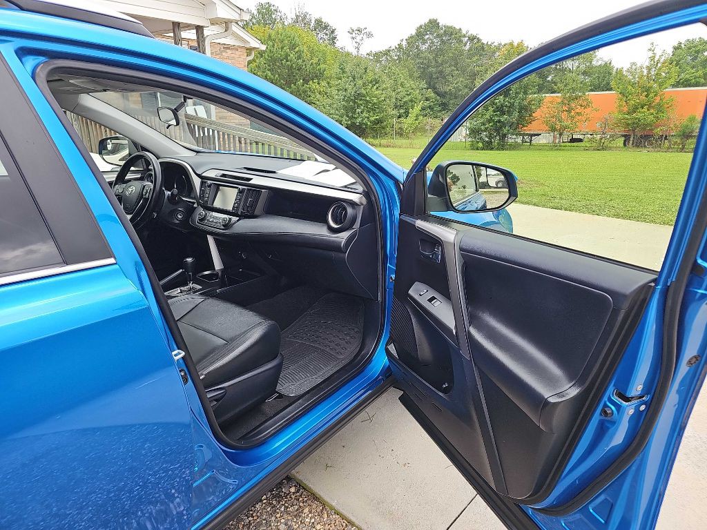 2016 Toyota Rav4 Image 9