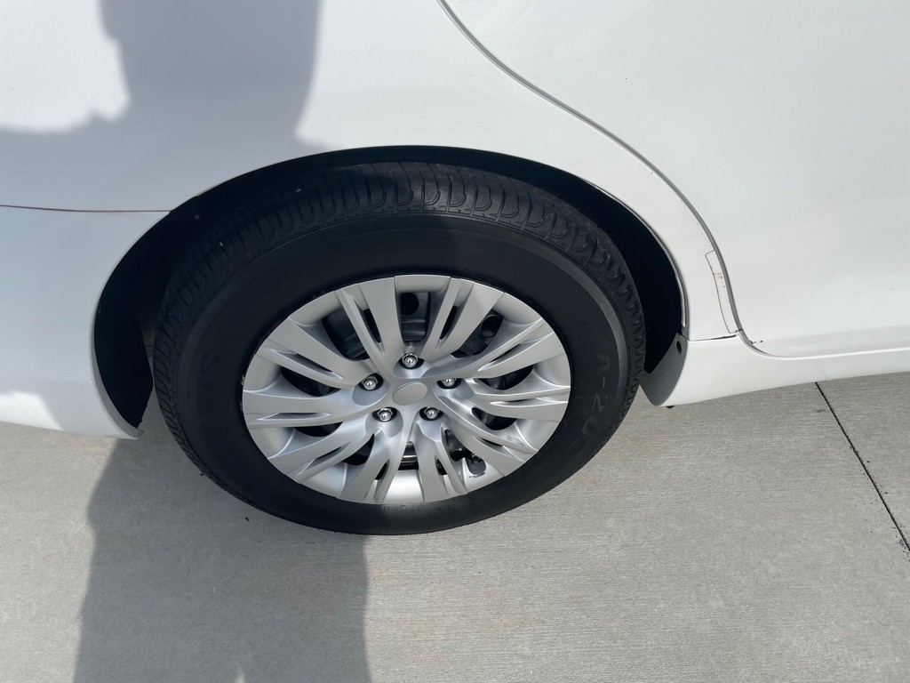 2011 Toyota Camry Image 5
