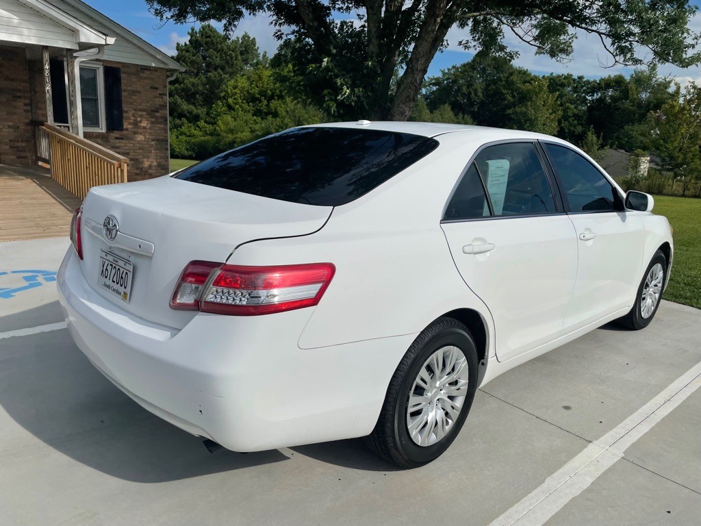 2011 Toyota Camry Image 6