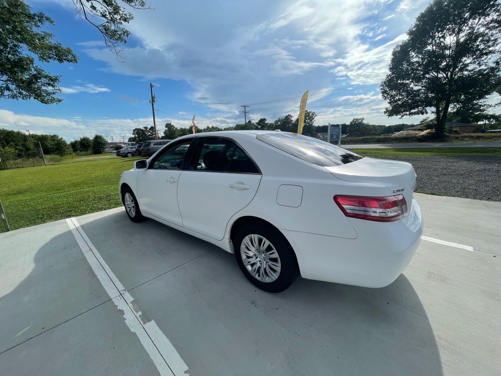 2011 Toyota Camry Image 9
