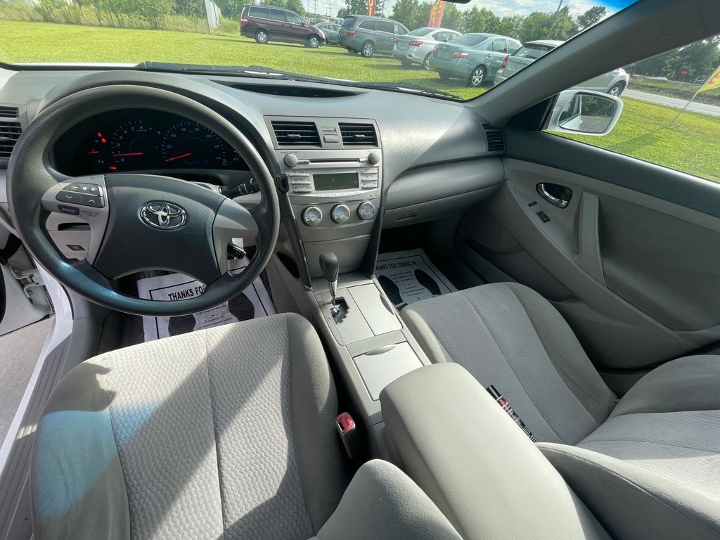 2011 Toyota Camry Image 10