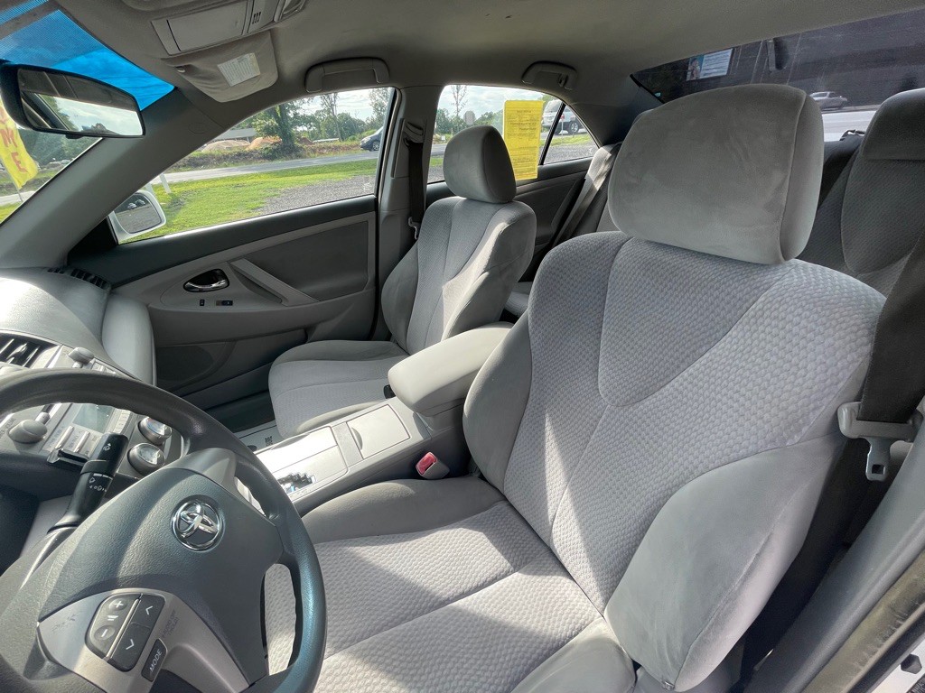 2011 Toyota Camry Image 11