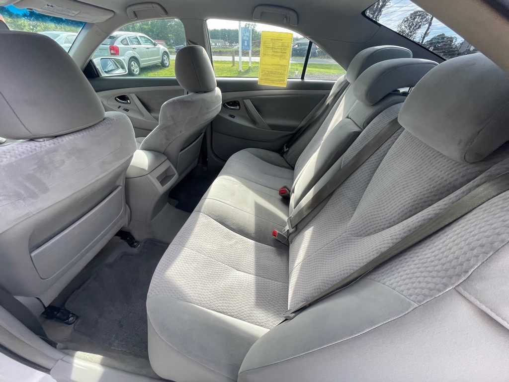 2011 Toyota Camry Image 12