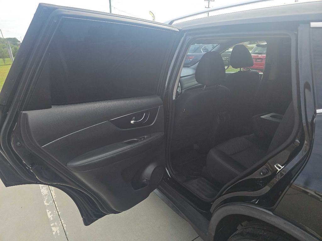 2020 Nissan Rogue Image 5