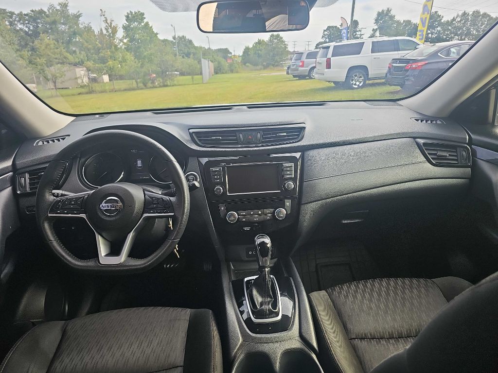 2020 Nissan Rogue Image 1