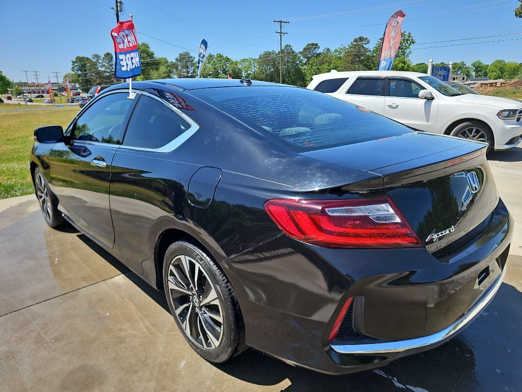 2017 Honda Accord Image 1