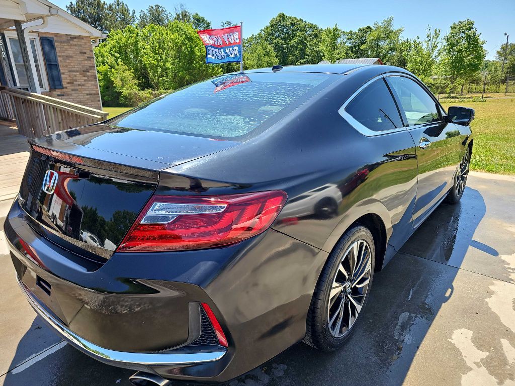 2017 Honda Accord Image 2