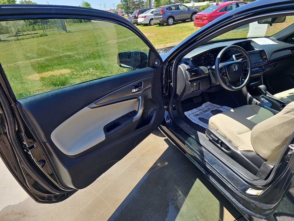 2017 Honda Accord Image 6