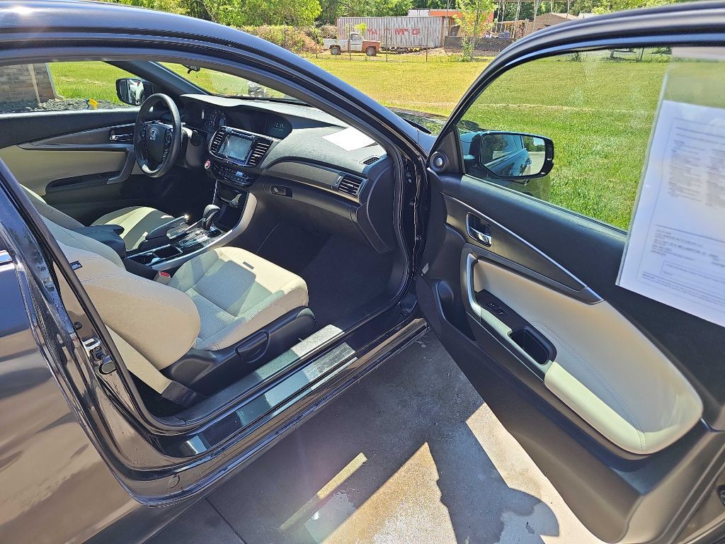 2017 Honda Accord Image 7