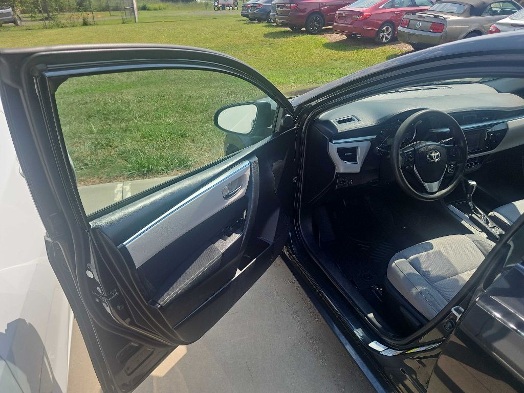 2015 Toyota Corolla Image 7