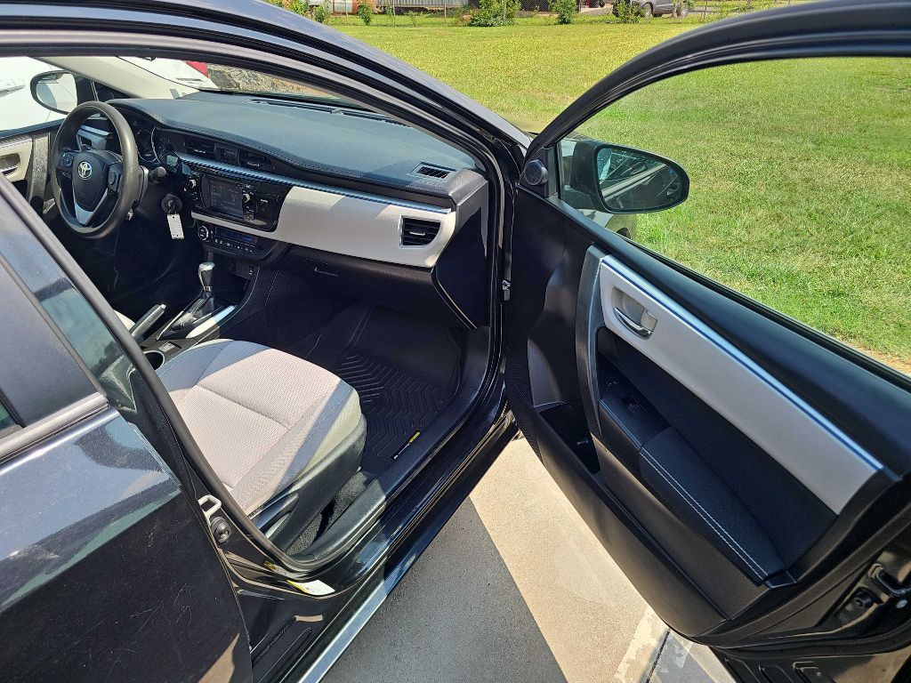 2015 Toyota Corolla Image 9