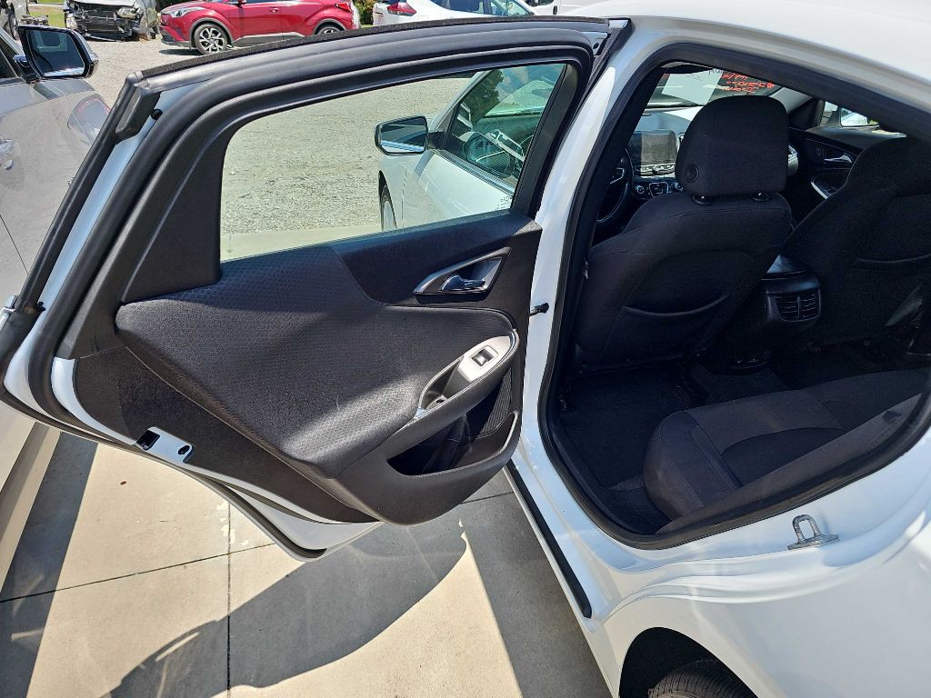 2018 Chevrolet Malibu Image 7