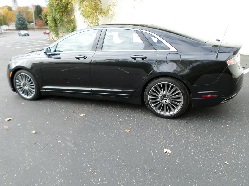 2013 Lincoln MKZ Image 2