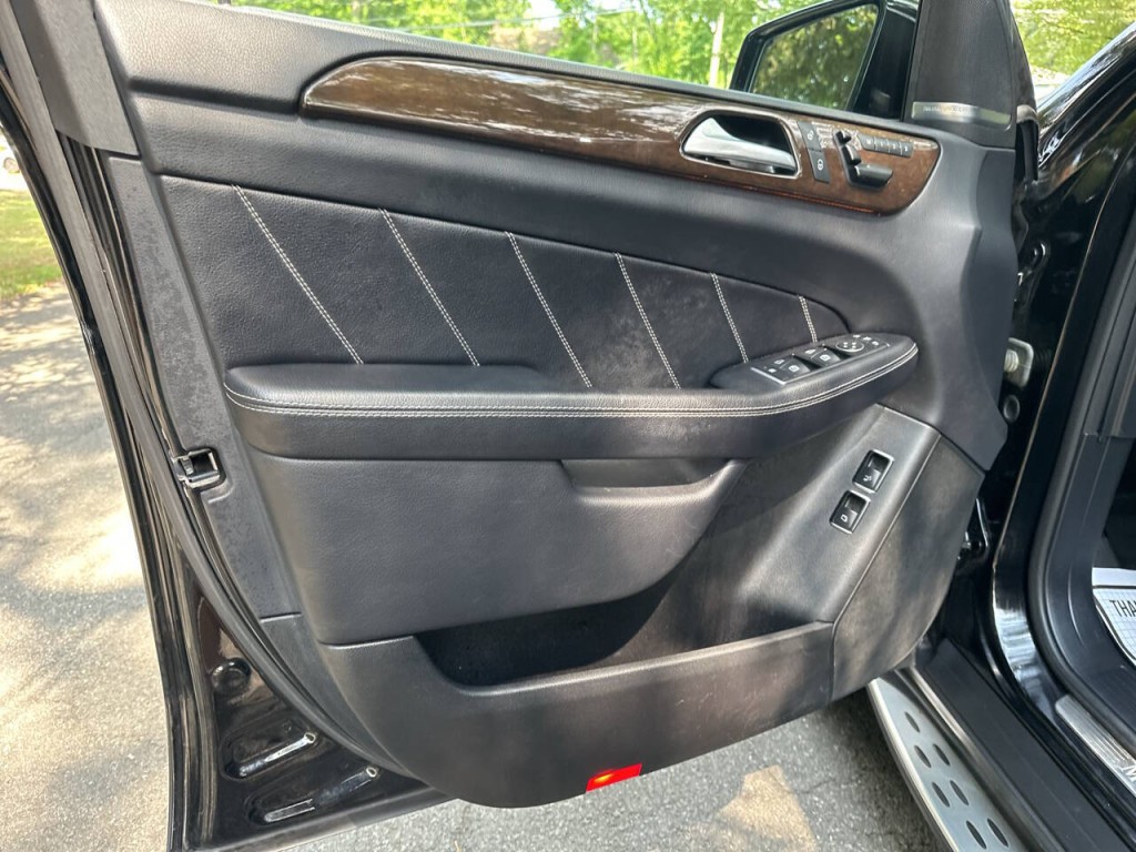 2015 Mercedes-Benz GL-Class Image 15
