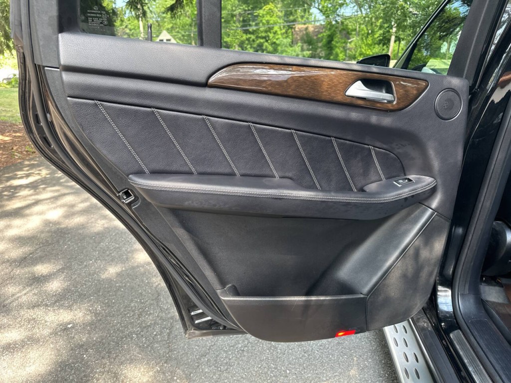 2015 Mercedes-Benz GL-Class Image 18