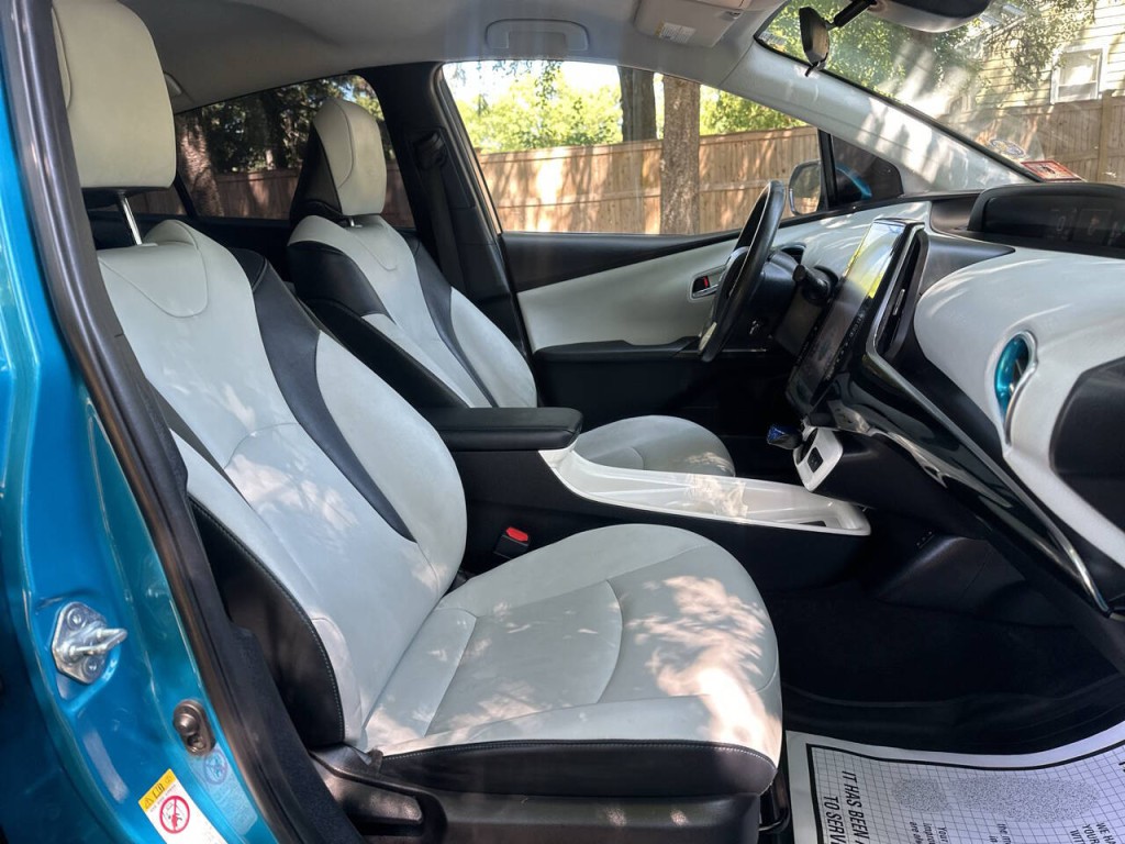 2017 Toyota Prius Image 18