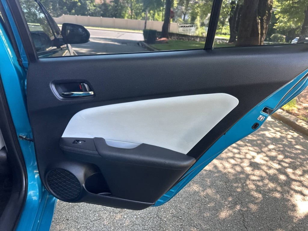 2017 Toyota Prius Image 22