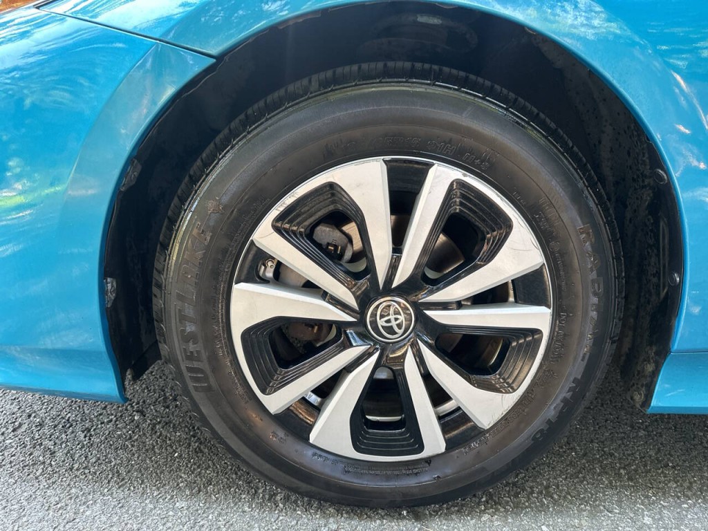 2017 Toyota Prius Image 25