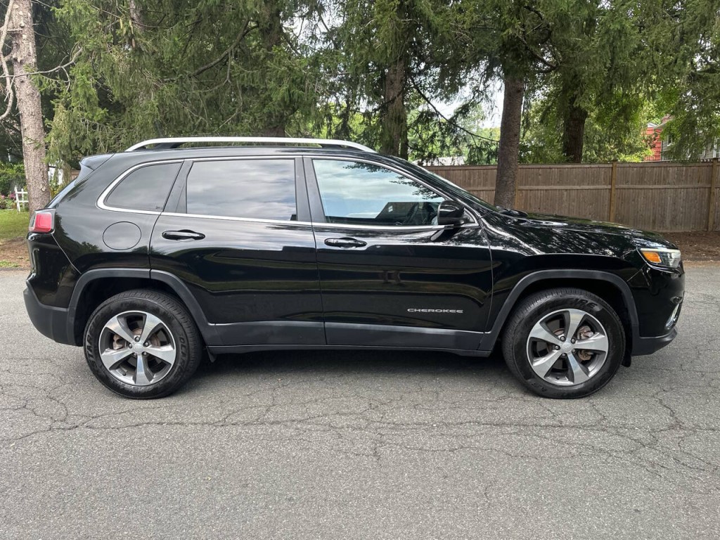 2019 Jeep Cherokee Image 3