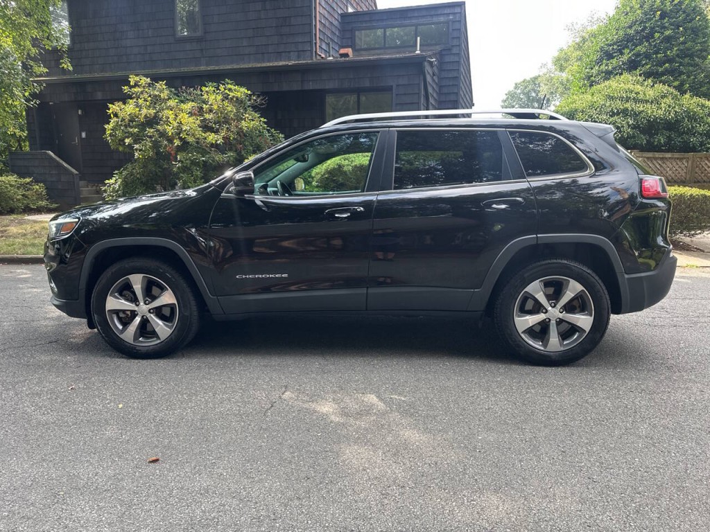 2019 Jeep Cherokee Image 7