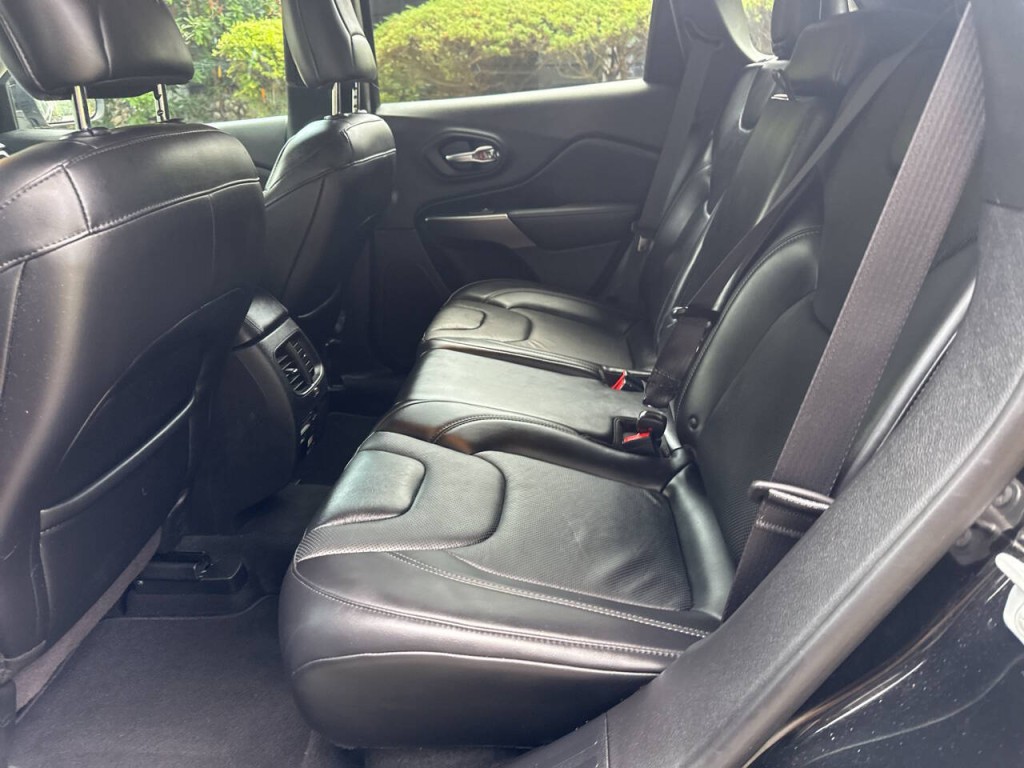 2019 Jeep Cherokee Image 17