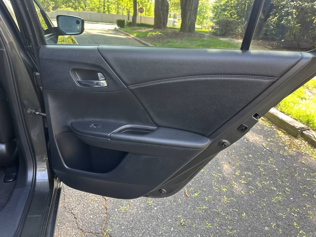 2014 Honda Accord Image 22