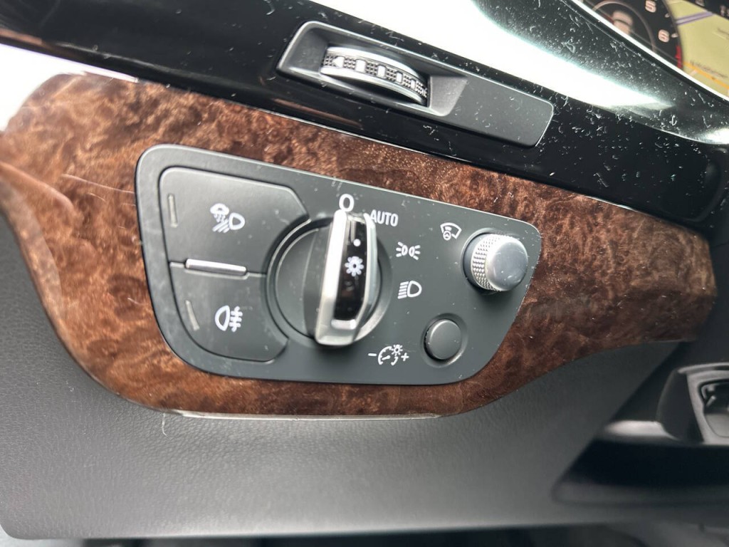 2018 Audi Q7 Image 16