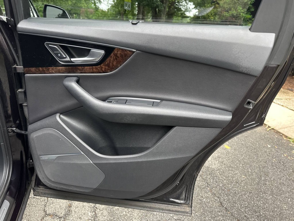 2018 Audi Q7 Image 28