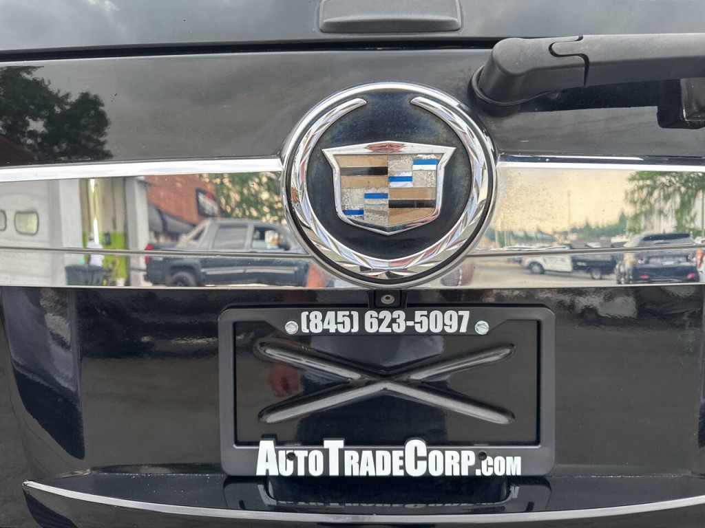 2011 Cadillac Escalade Image 36
