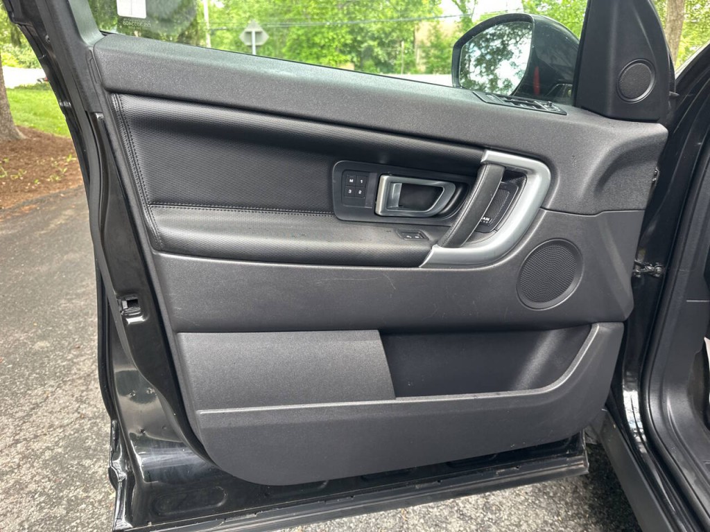 2018 Land Rover Discovery Sport Image 15