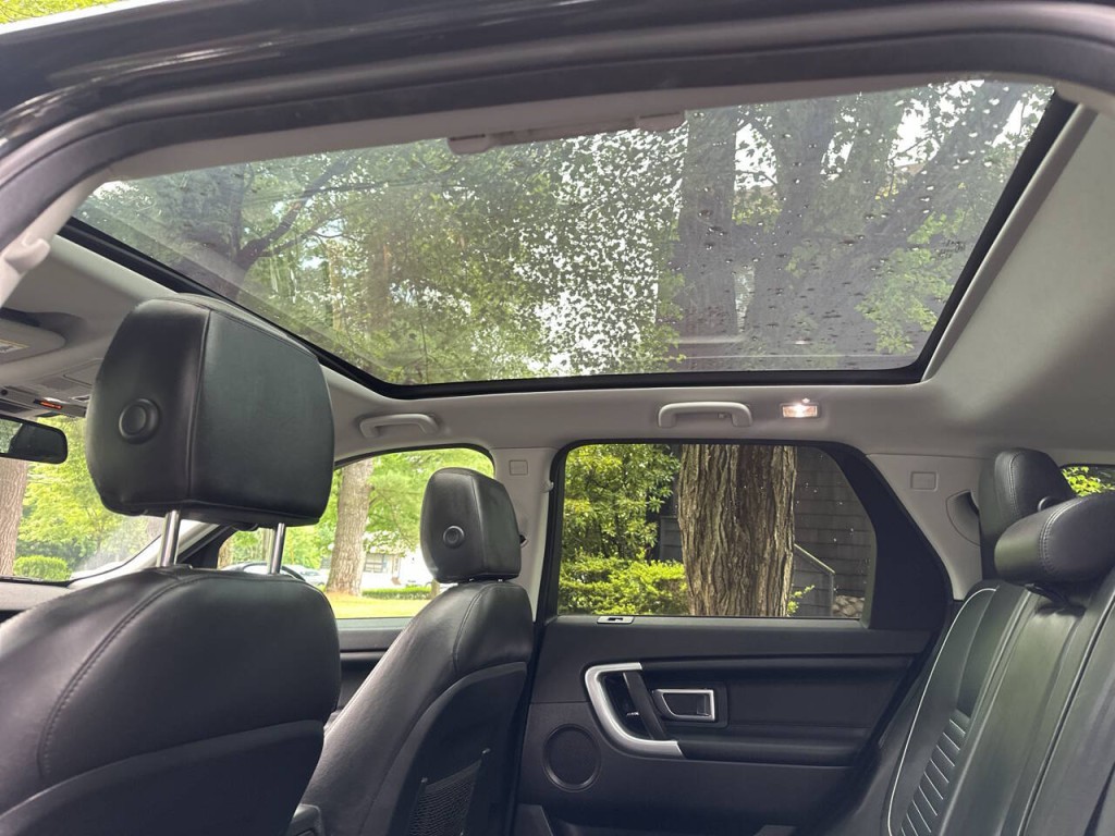 2018 Land Rover Discovery Sport Image 17