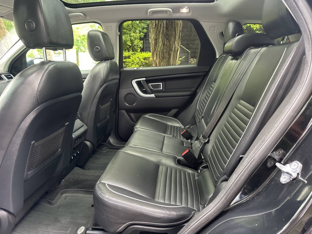 2018 Land Rover Discovery Sport Image 18