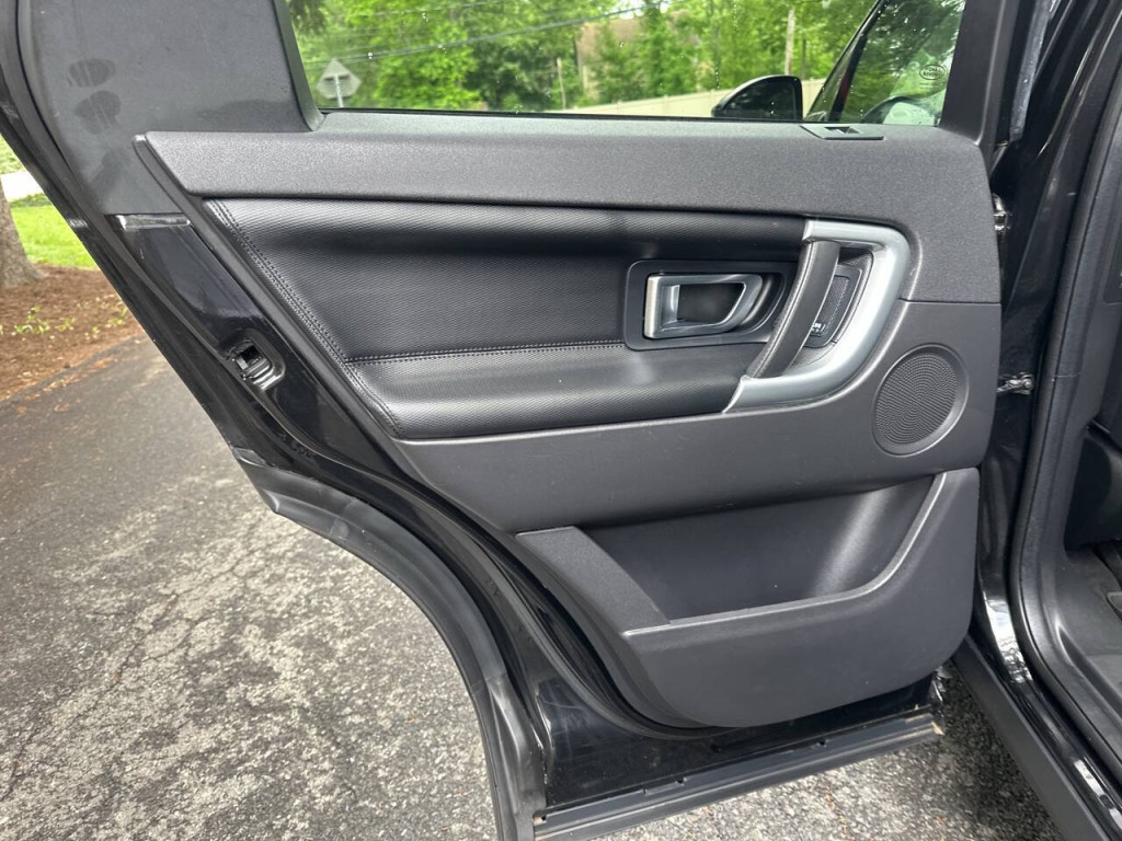 2018 Land Rover Discovery Sport Image 19