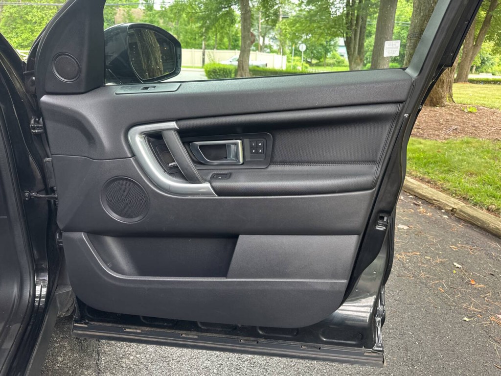 2018 Land Rover Discovery Sport Image 22