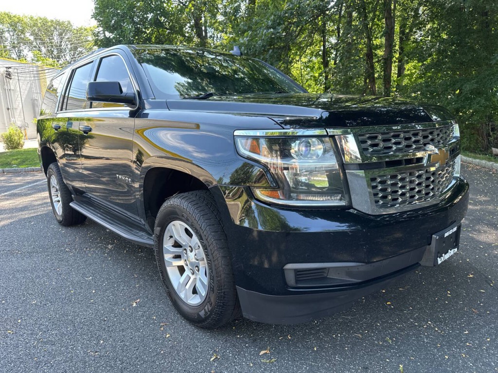 2015 Chevrolet Tahoe Image 2