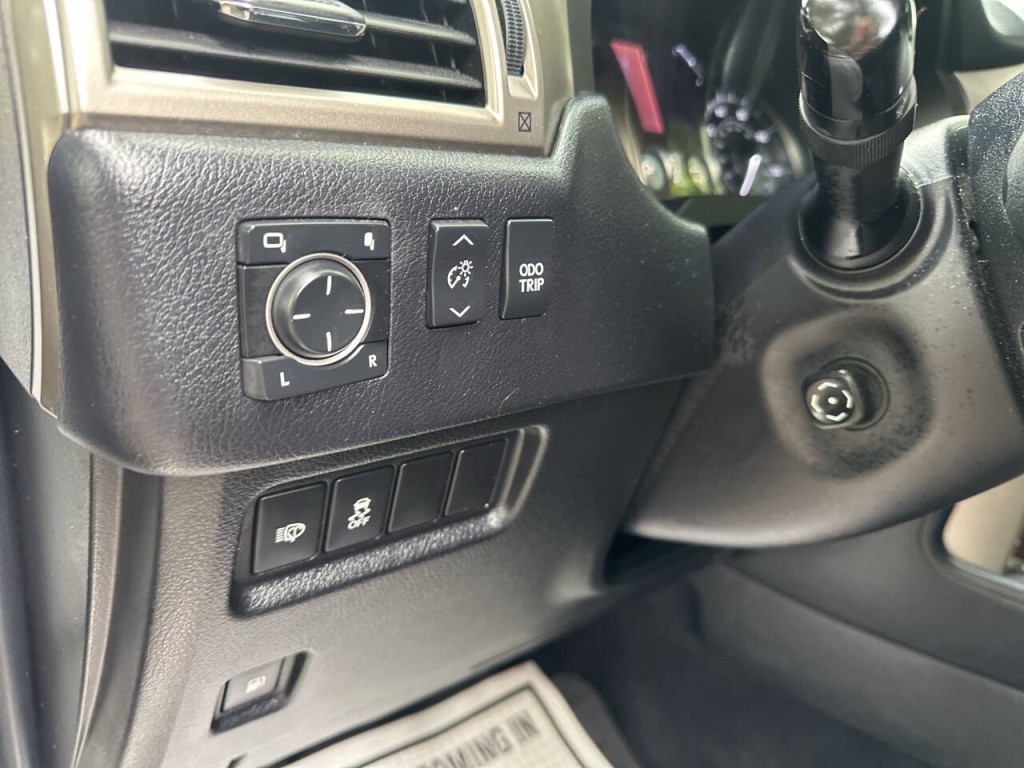 2015 Lexus GX 460 Image 17