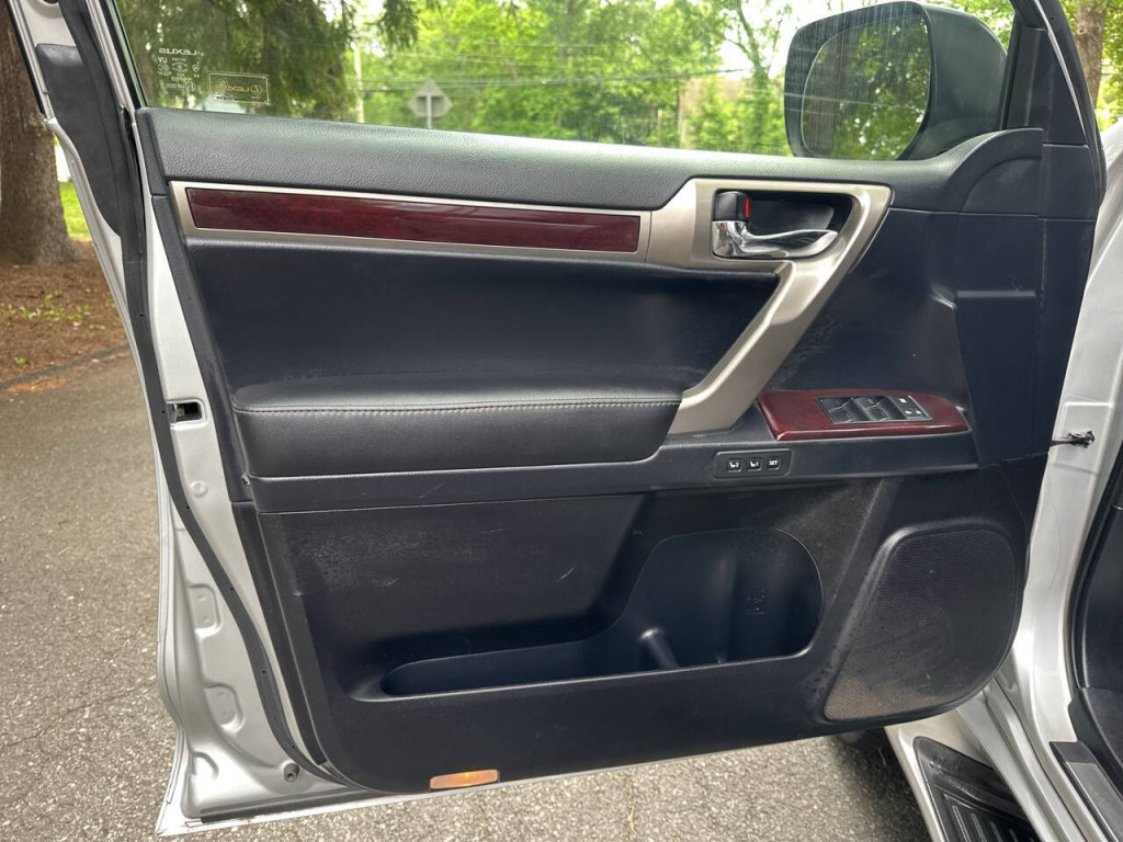 2015 Lexus GX 460 Image 18