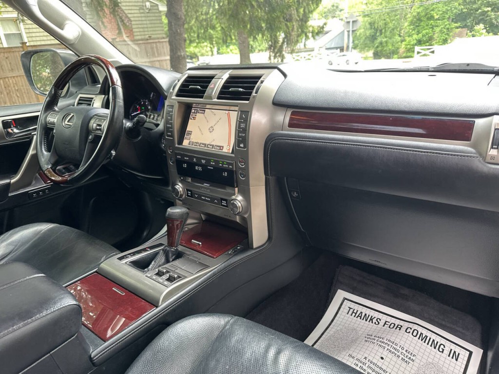 2015 Lexus GX 460 Image 24