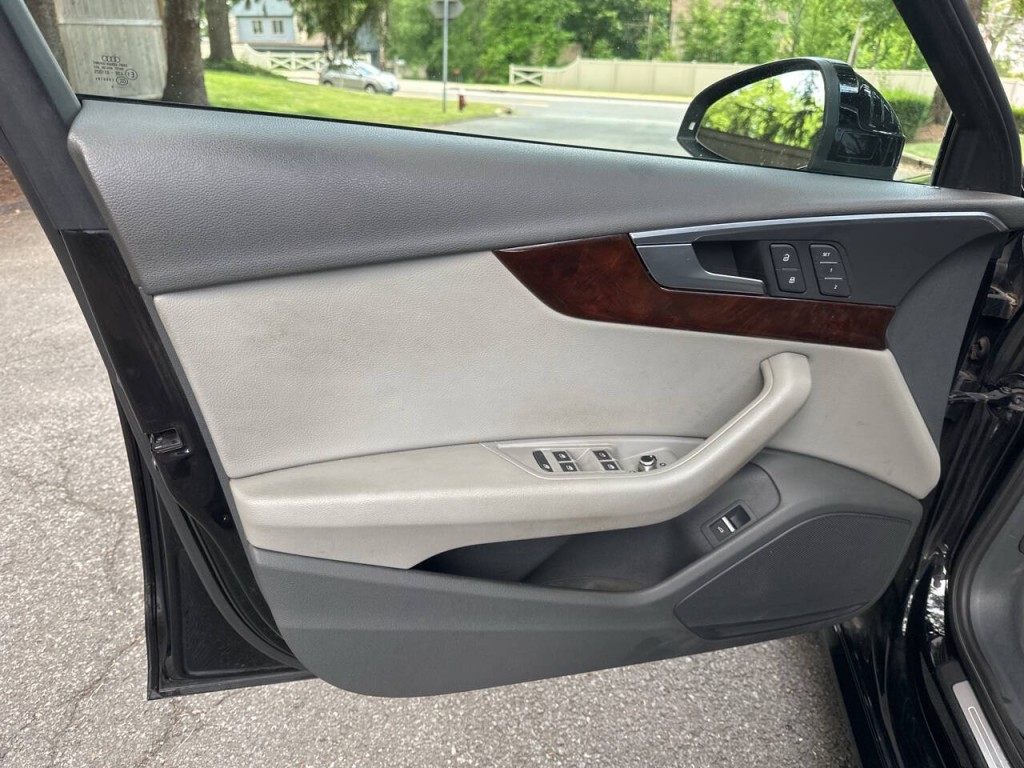2019 Audi A4 Image 17