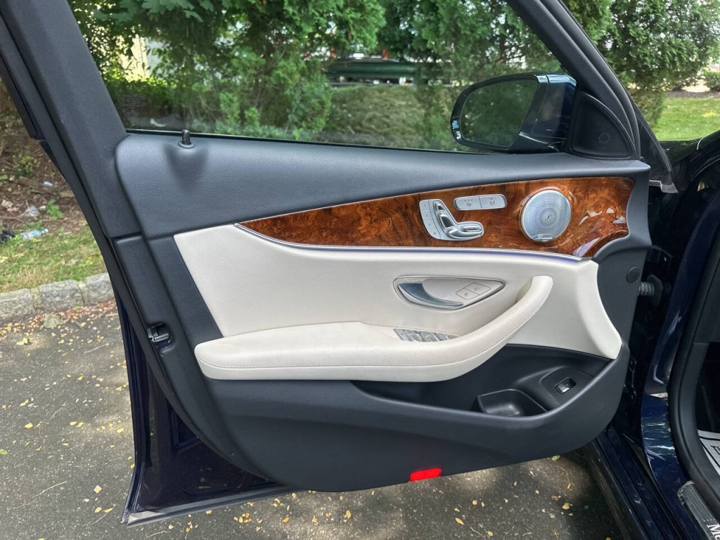 2019 Mercedes-Benz E-Class Image 18