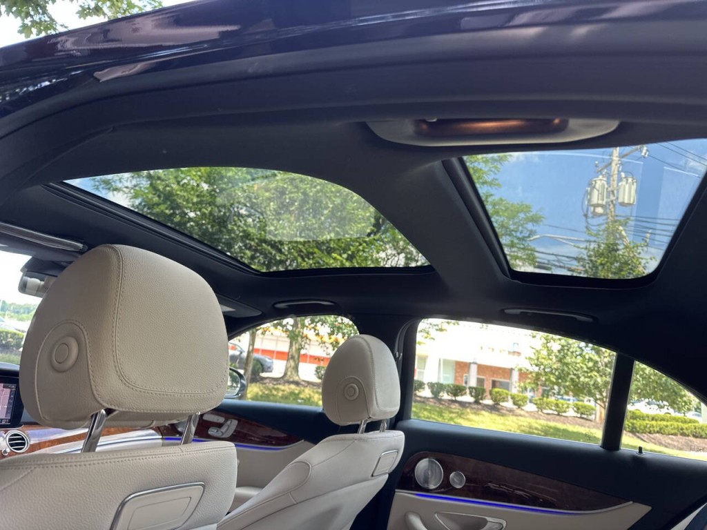 2019 Mercedes-Benz E-Class Image 19