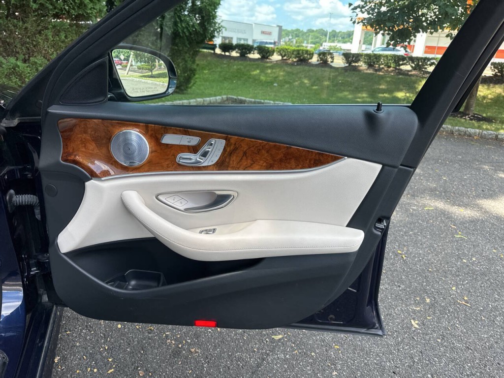 2019 Mercedes-Benz E-Class Image 24