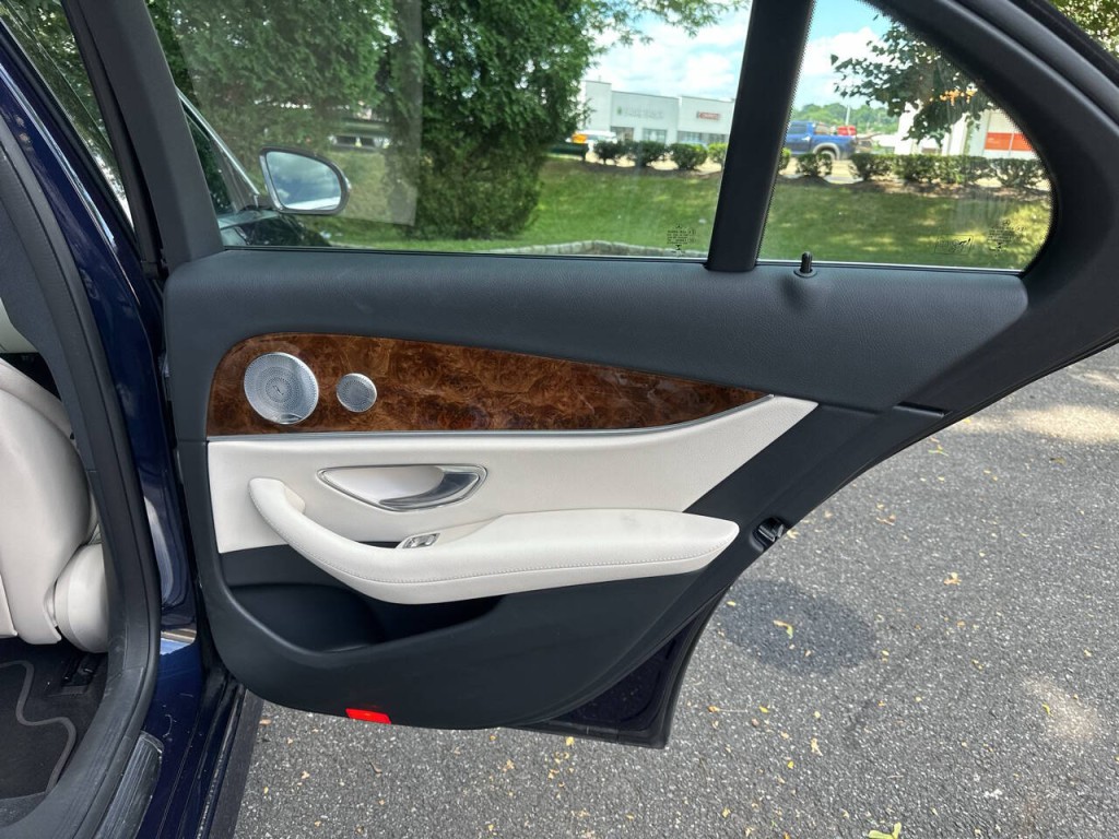 2019 Mercedes-Benz E-Class Image 26