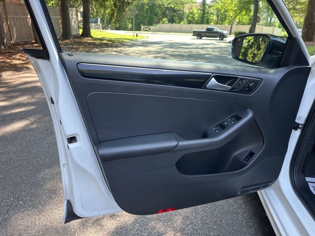2018 Volkswagen Jetta Image 16