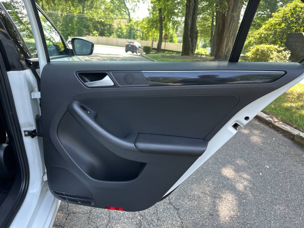 2018 Volkswagen Jetta Image 23