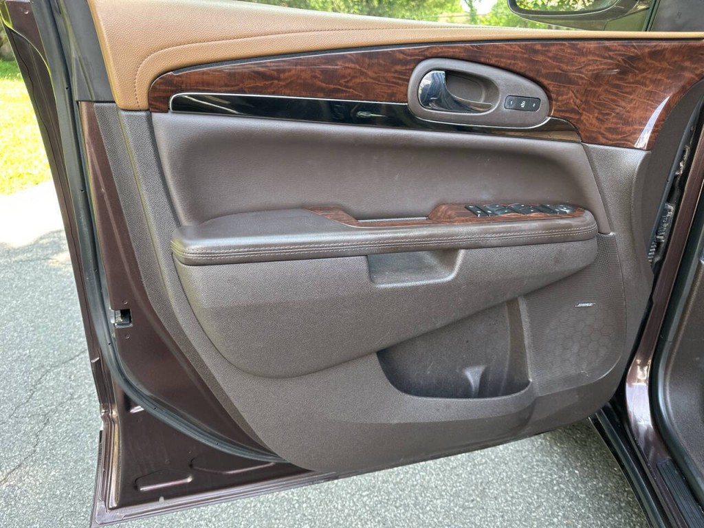 2015 Buick Enclave Image 17