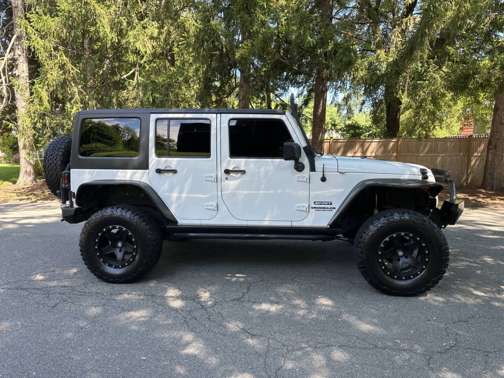 2013 Jeep Wrangler Unlimited Image 3
