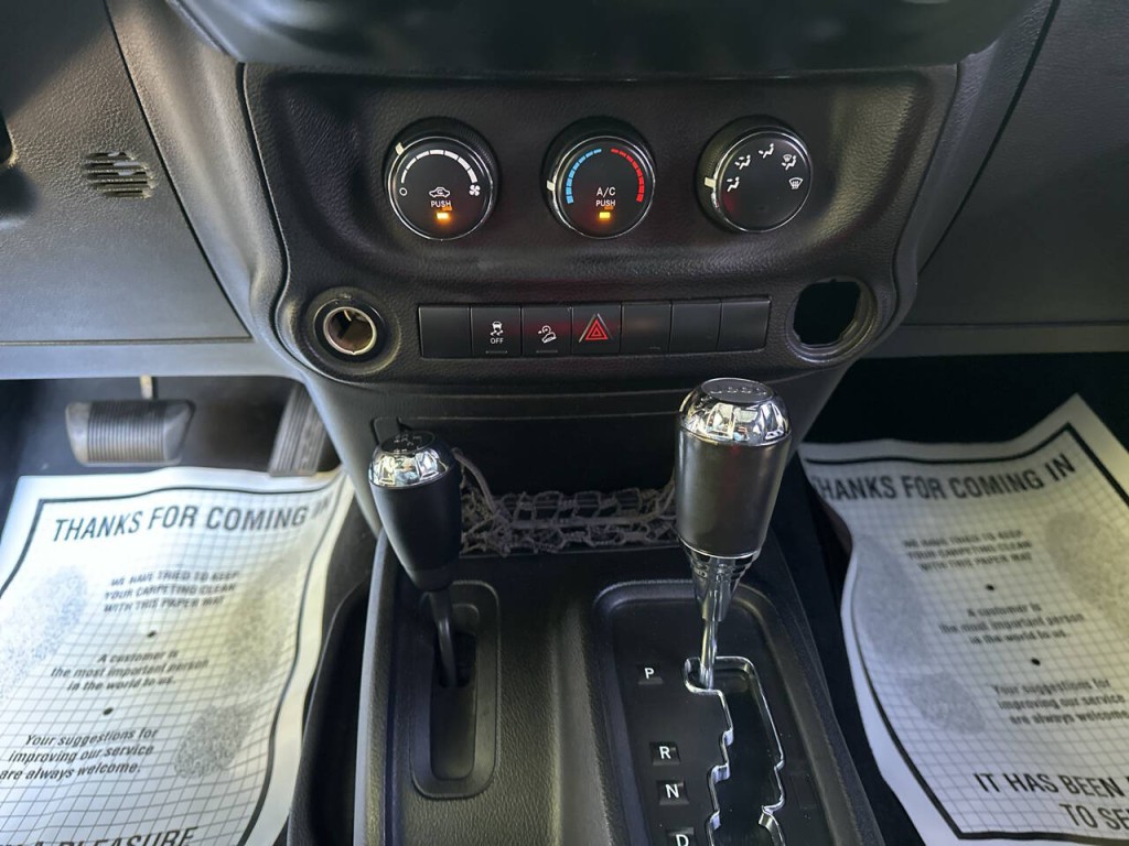 2013 Jeep Wrangler Unlimited Image 13